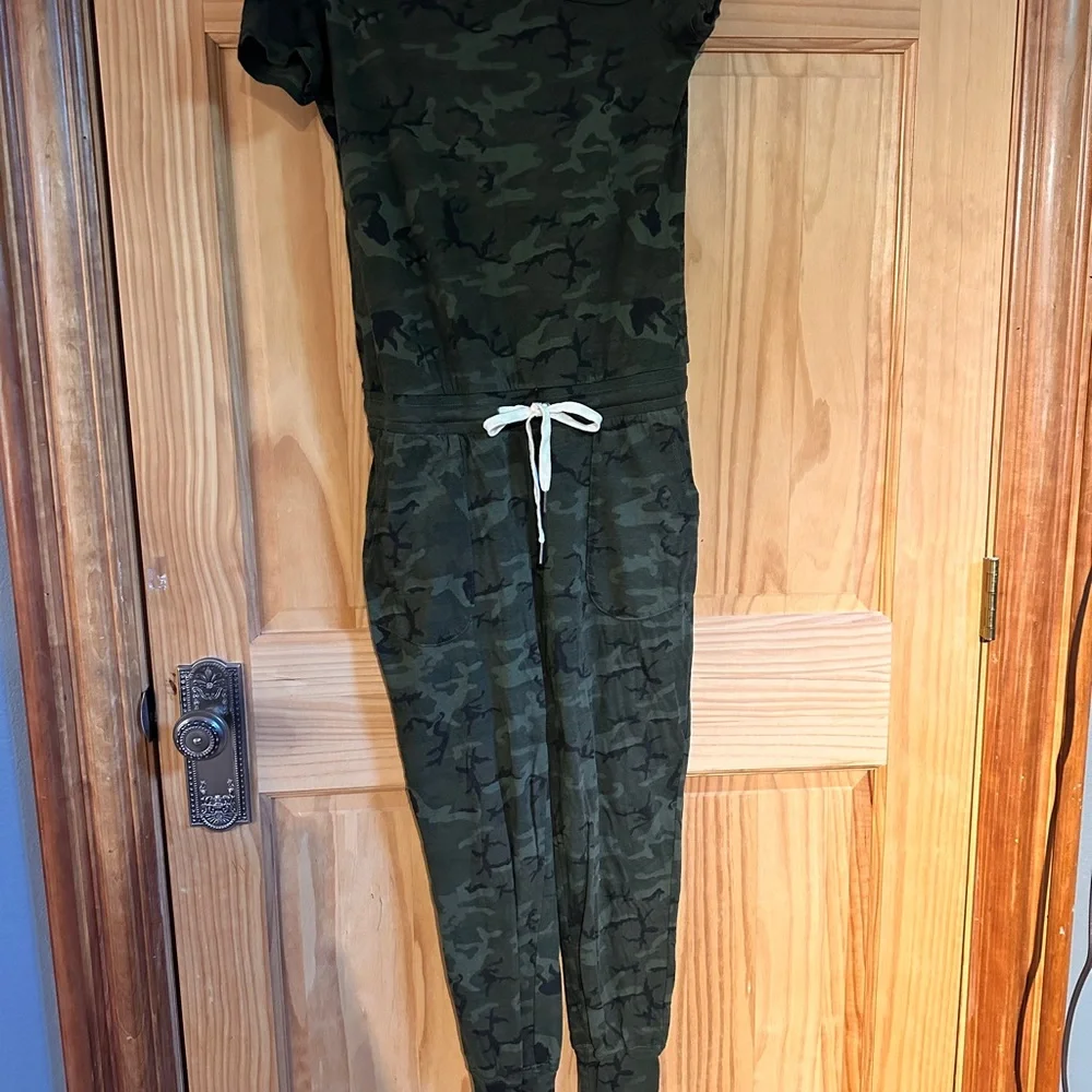 n: philanthropy Women's Camouflage Jumpsuit - Picture 3 of 6